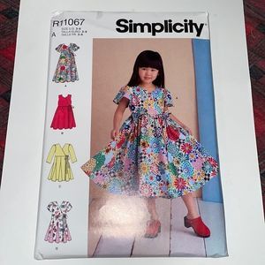 Simplicity sewing pattern! ADORABLE girls dress!